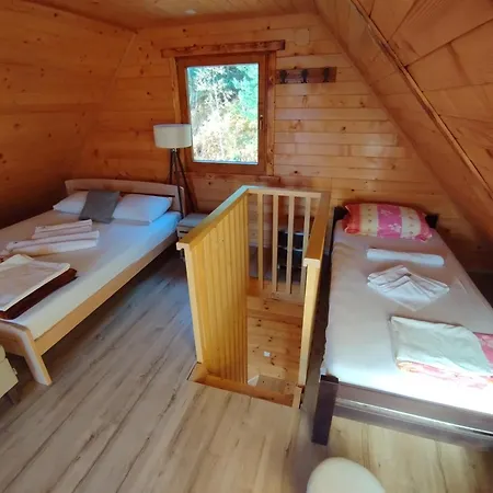 Brvnare Kusici איווניצה