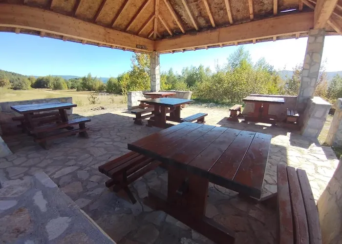 Brvnare Kusici Vikendica Ivanjica